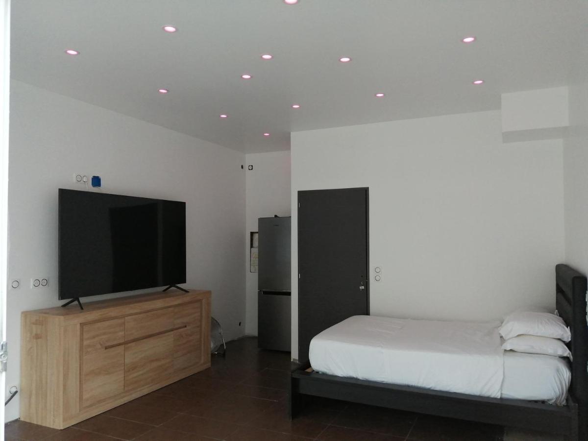 Love 3 Agde Exterior photo